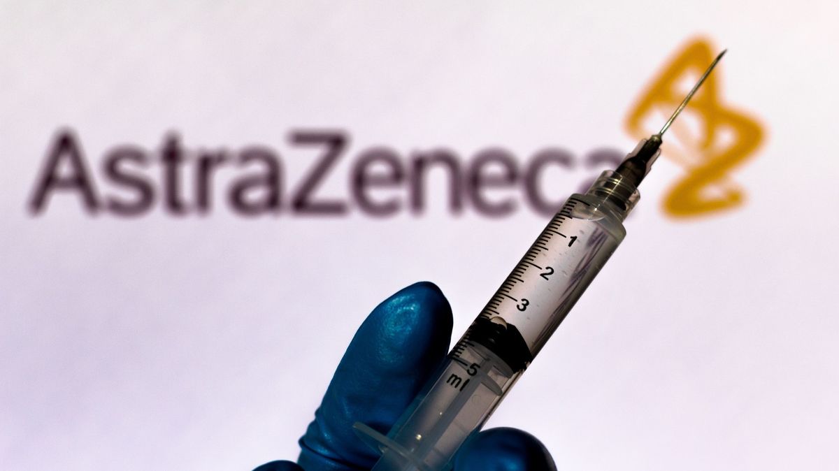 AstraZeneca stahuje celosvětově vakcínu proti koronaviru